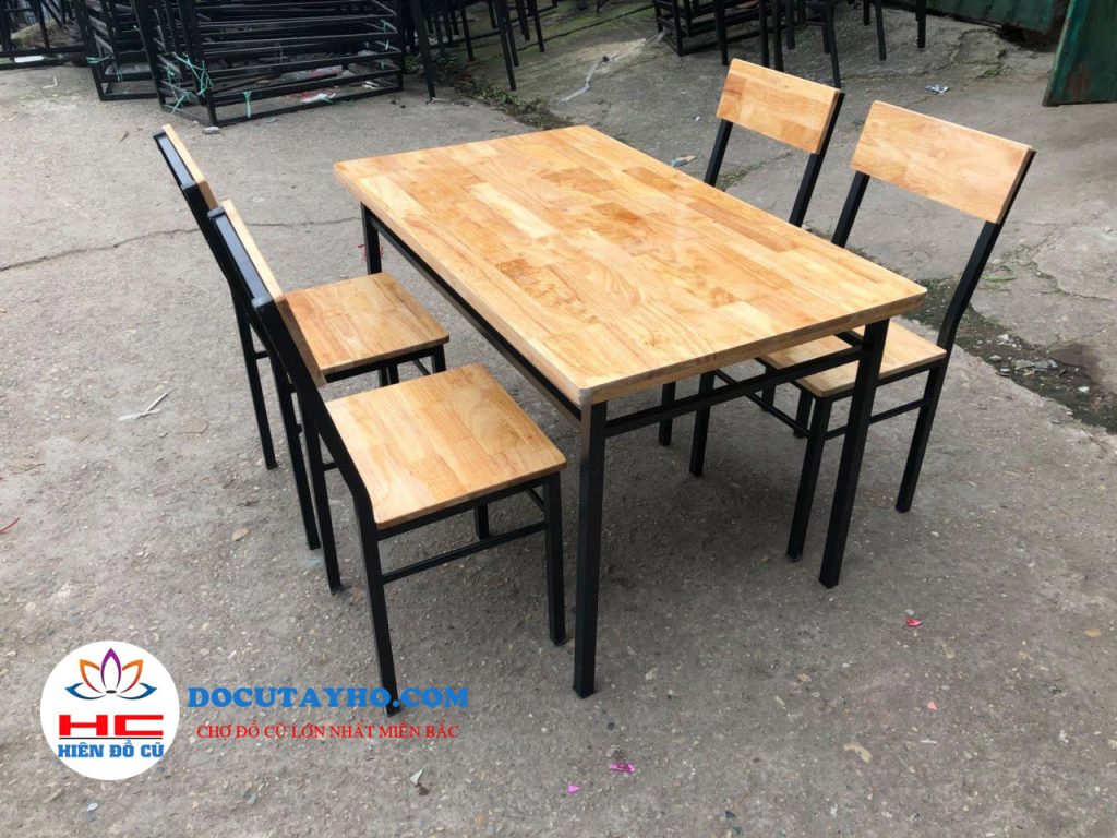 bộ bàn 4 ghế chân sắt mặt gỗ