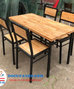 bộ bàn ghế chân sắt mặt gỗ ghế liền mặt